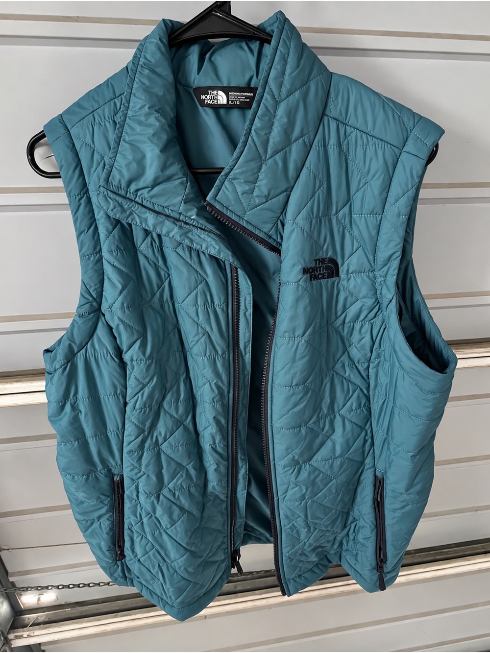 The North Face Women's Teal Quilted Insulated Vest - Zip Front